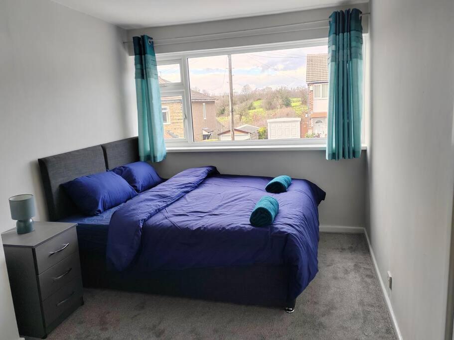 Cosy Brighouse 3 Bed House-Great For Contractors Apartment Exterior photo