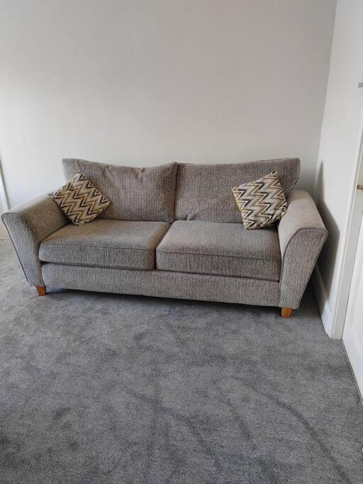 Cosy Brighouse 3 Bed House-Great For Contractors Apartment Exterior photo