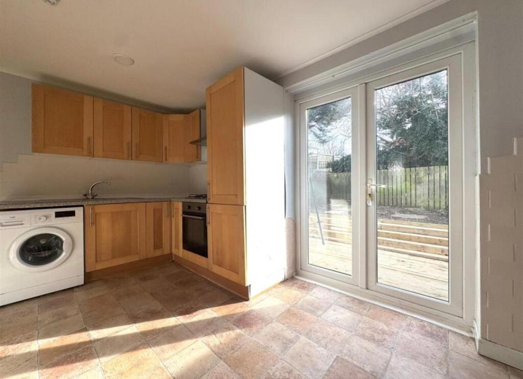 Cosy Brighouse 3 Bed House-Great For Contractors Apartment Exterior photo